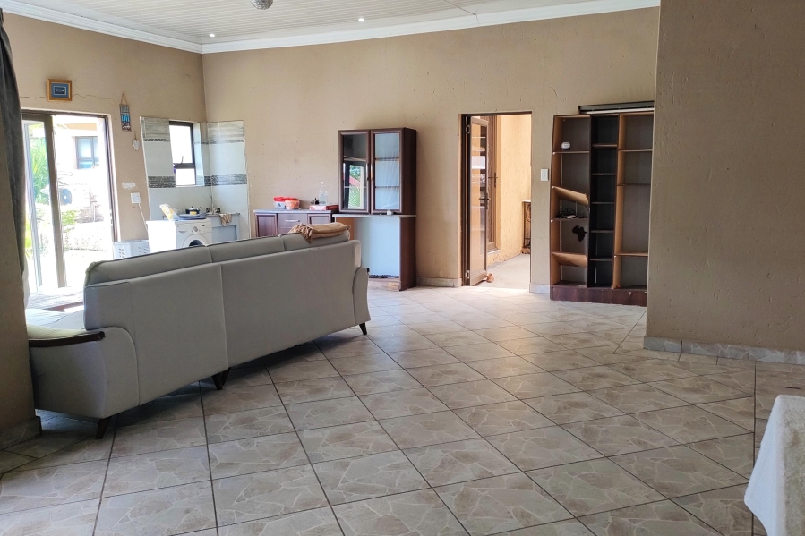 To Let 3 Bedroom Property for Rent in Meerhof North West